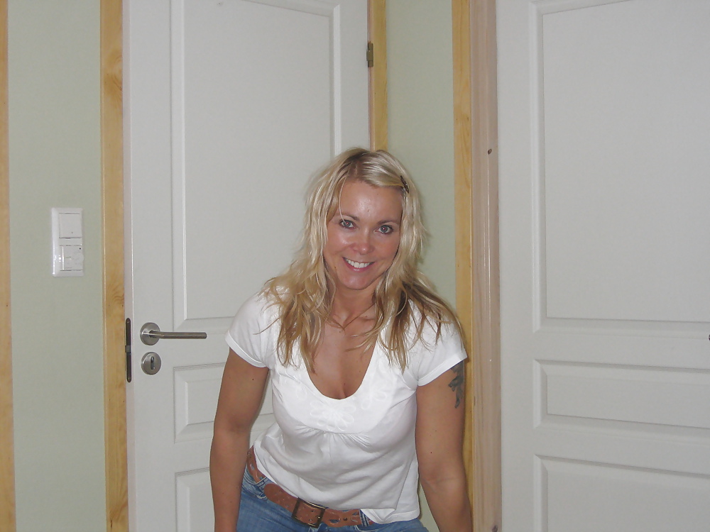 Hot Sporty Milf pt3 porn pictures