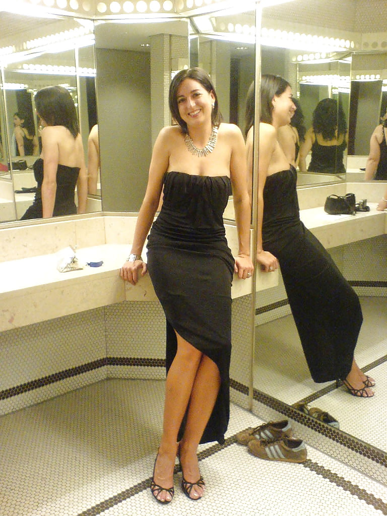 Brunette babe - Vivienne porn pictures