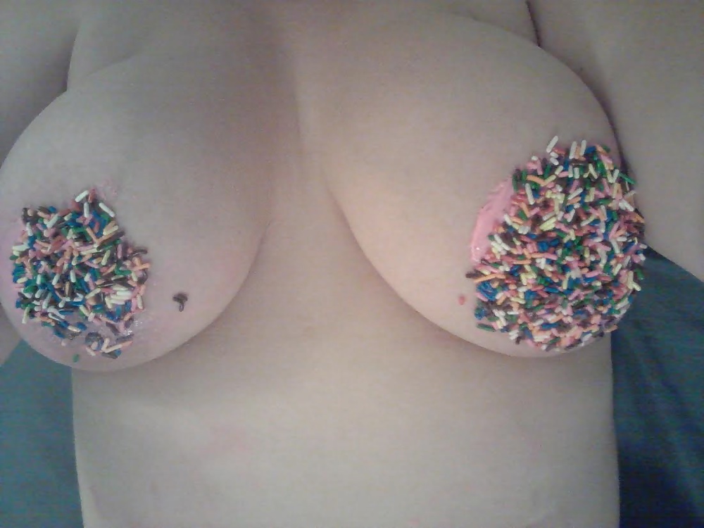 chubby gf loves candy porn pictures