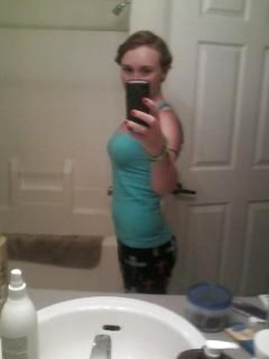 Cute Horny Teen Selfie porn pictures