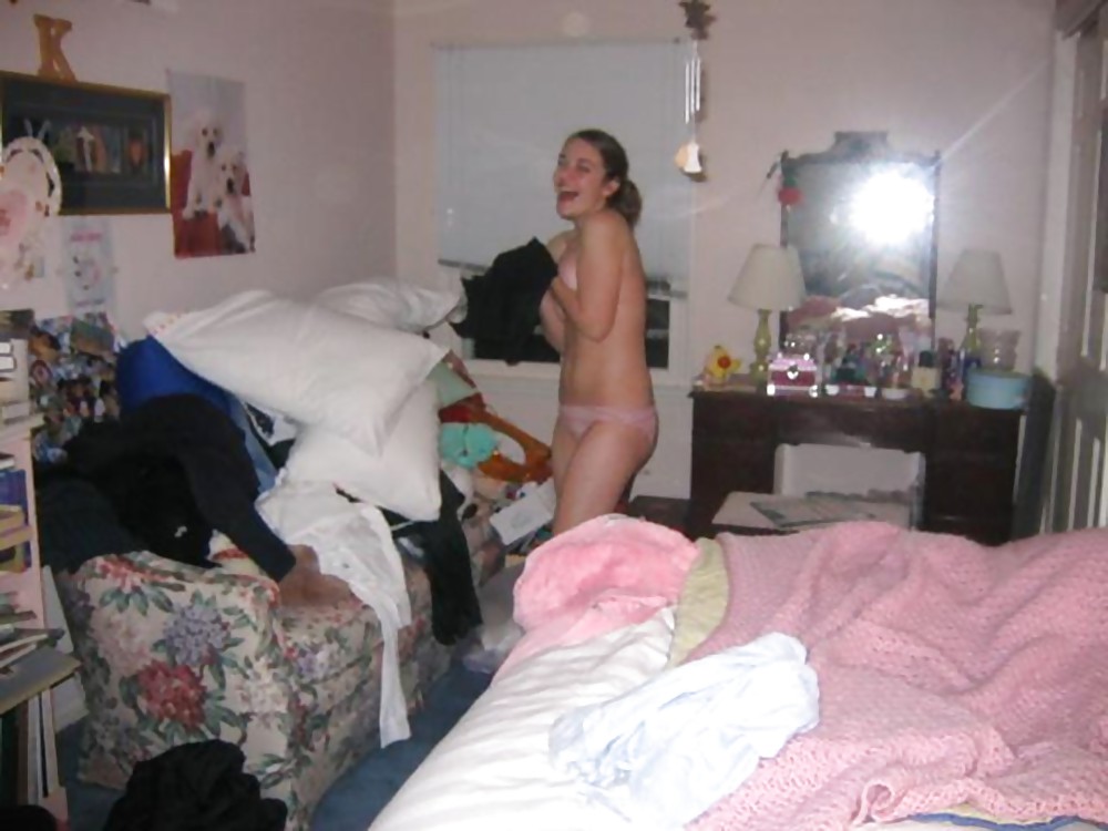 Embarrassed Nude Girls 14 porn pictures