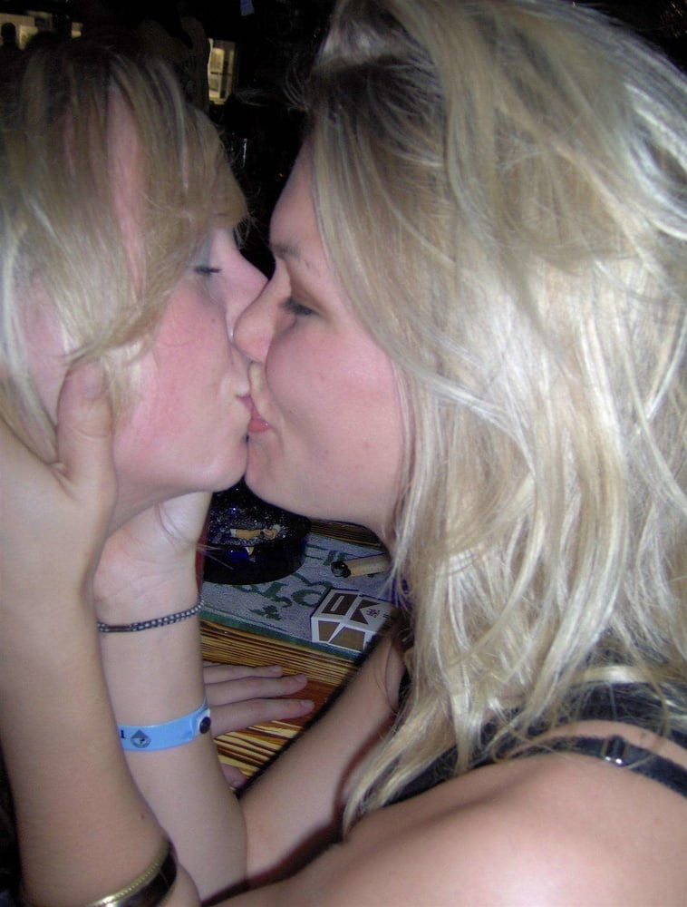 lesbian teen 3 porn pictures