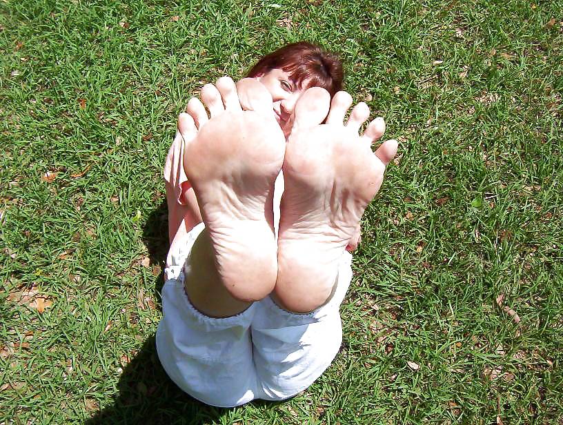 Debbies Sexy Feet porn pictures