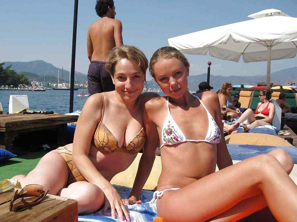 Amateur Bikini Babes (NoN-Porn) By DarKKo porn pictures