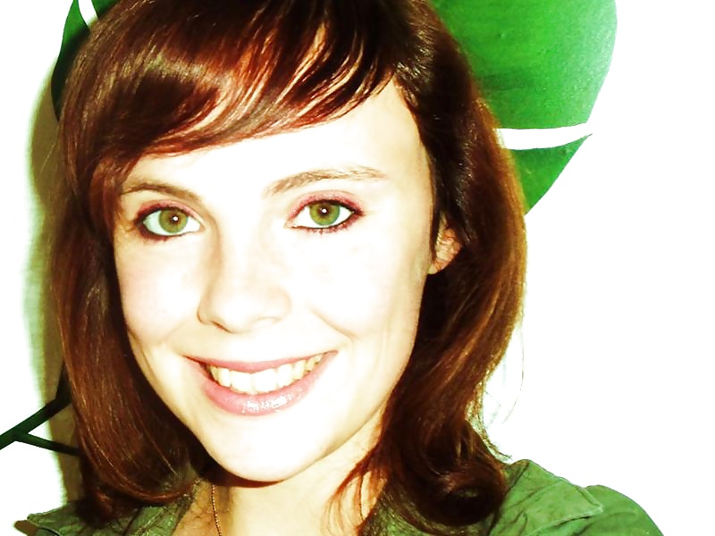 Elle merite quoi cette sainte-nitouche salope ?? porn pictures