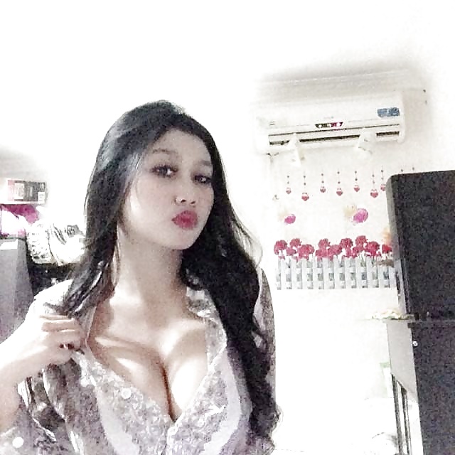 Malay Teen with Massive Tits porn pictures
