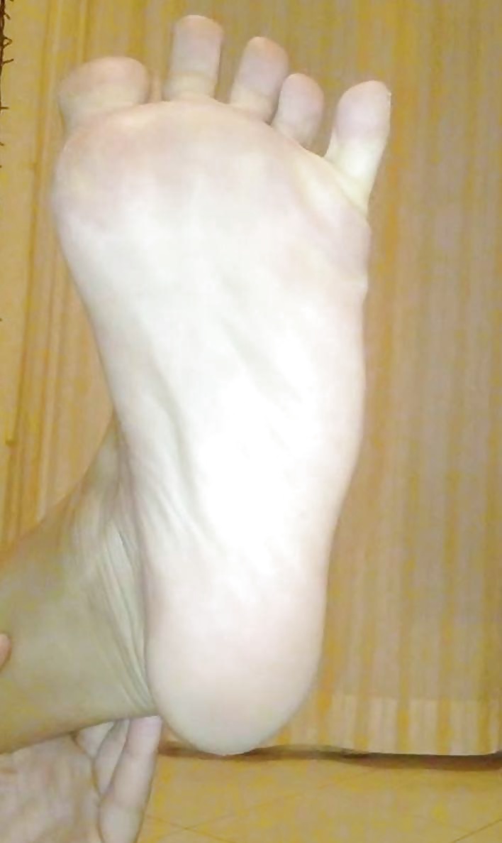 Nena's sexy feet porn pictures