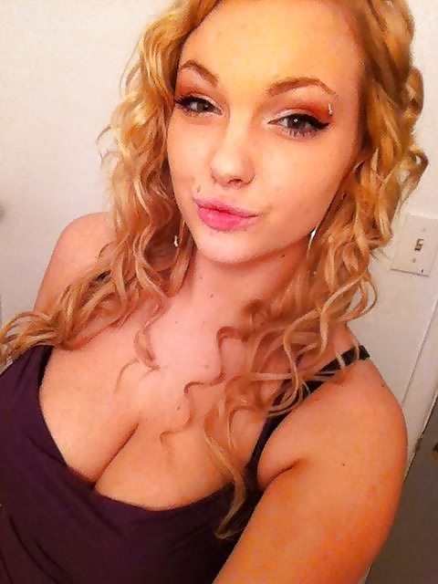 Amateurs hot curly blonde faces porn pictures