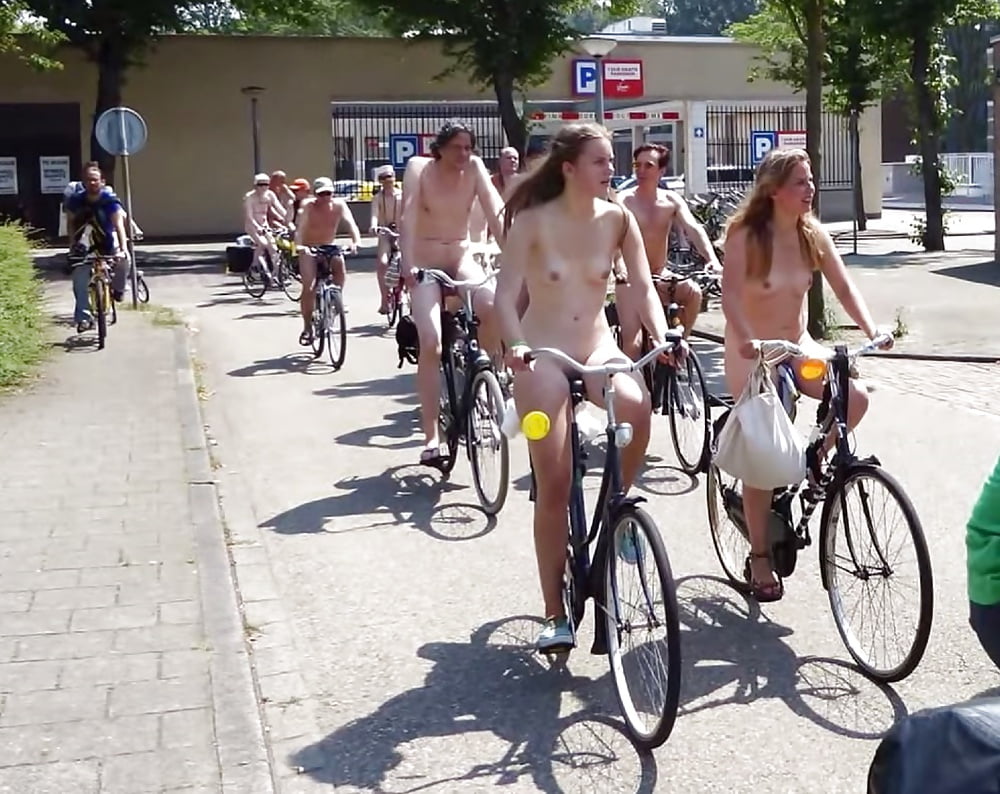 Two teens participated at Amsterdam nude bike ride porn pictures