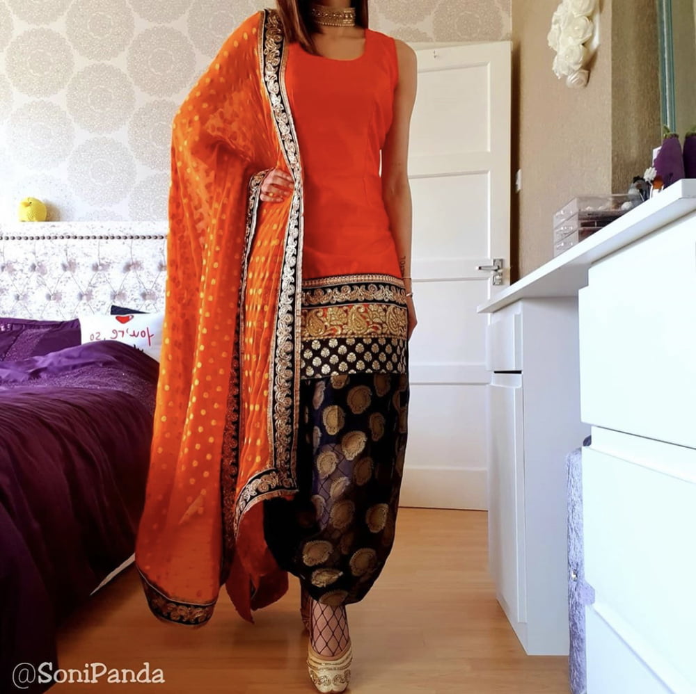 Sexy Indian and her Feet (UK, Desi, Heels, Foot, British) - 249 Photos 