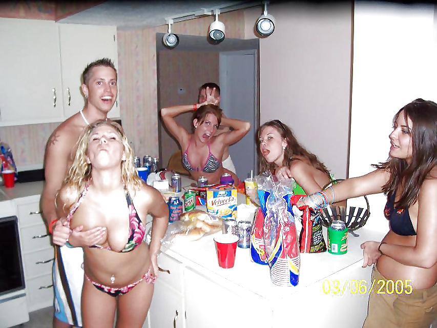Sexy Party Girls porn pictures