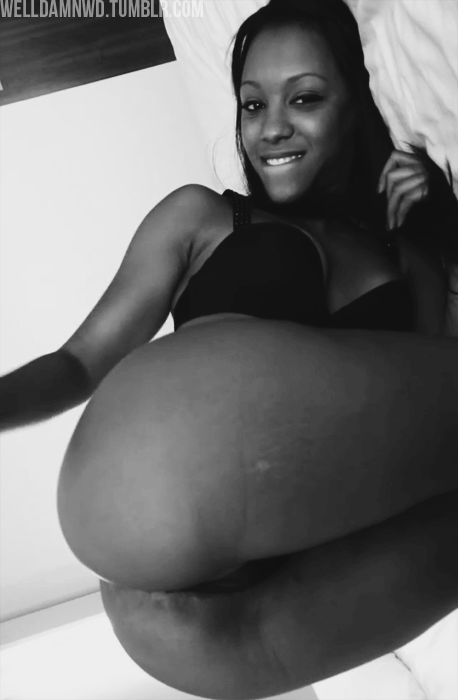 naked-thick-chick-gifs-naked-sexy-halloween-girls