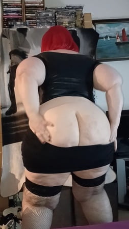 karcelyne striptease and blow job         