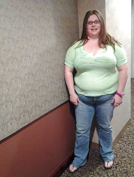 Laura, 35yo Southern Slut porn pictures