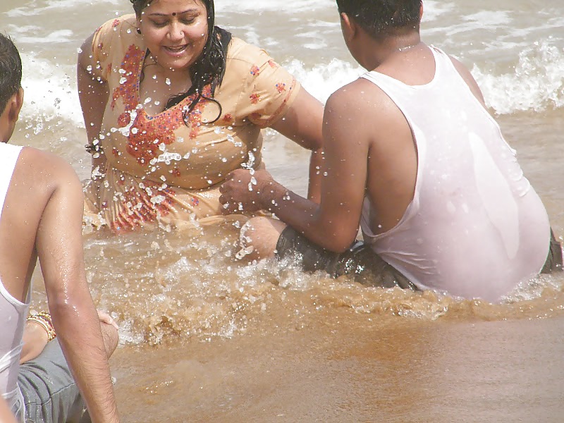 BBW indian with big boobs at River Ganga porn pictures