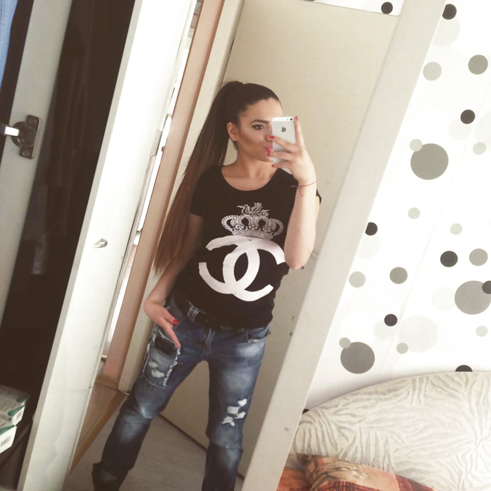 Flexible Bulgarian Slut Vanina porn pictures