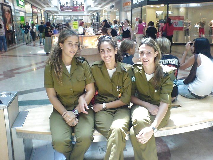 Israeli Army Girls (Non-Nude) porn pictures