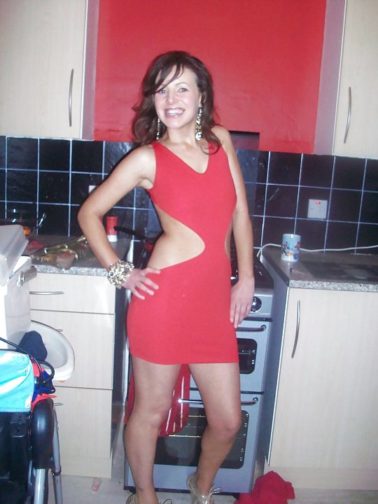 British Lady In Red From Leeds Do You No Her? porn pictures