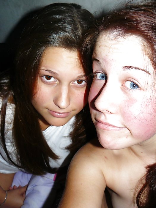 Lesbian Teens porn pictures