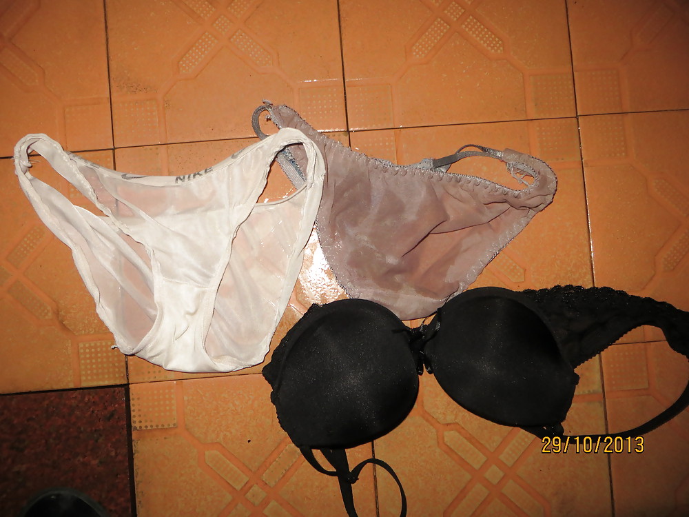 so sexy girl's panties and bras 40 years 29-10-2013 porn pictures