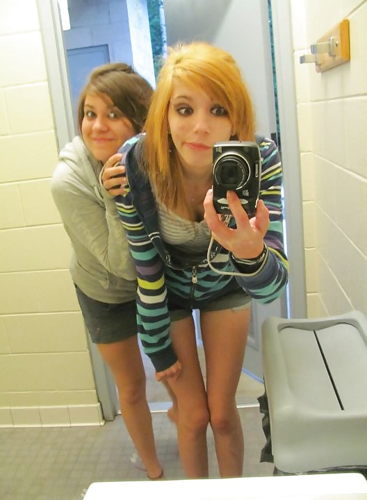 Amateur Roxy porn pictures