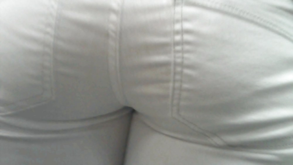 Nice sexy ass & butt in white jeans looking good porn pictures