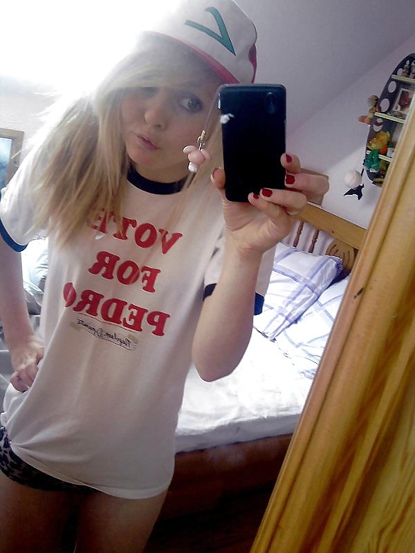 Babes 2 porn pictures