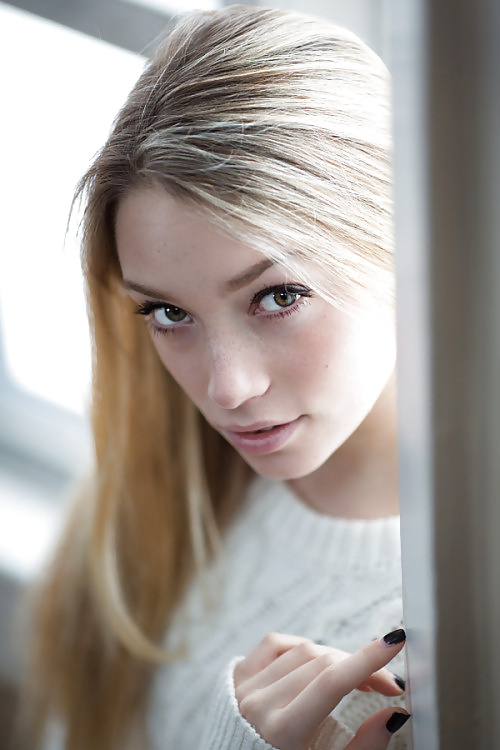 Cute Faces and Tongues porn pictures