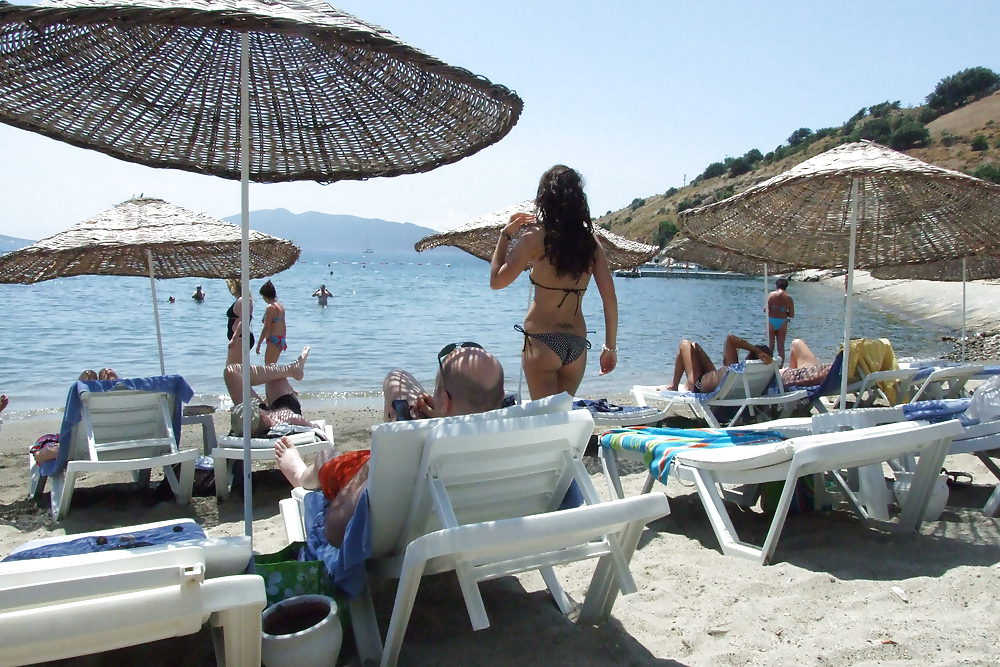 ashleyslut in bikini porn pictures