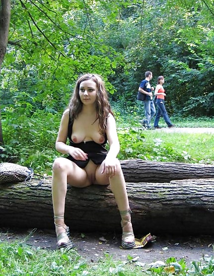 sexy flashing girl public park porn pictures