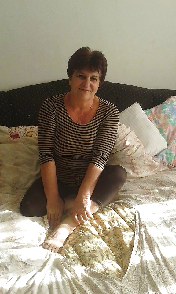 Mrs. J - Mature Peasant Whore porn pictures