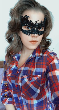 kira show free photos         