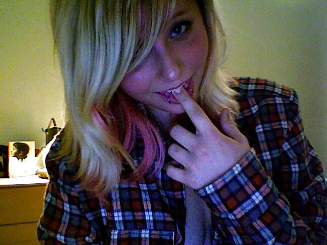 Amateur blonde teen posing on webcam porn pictures