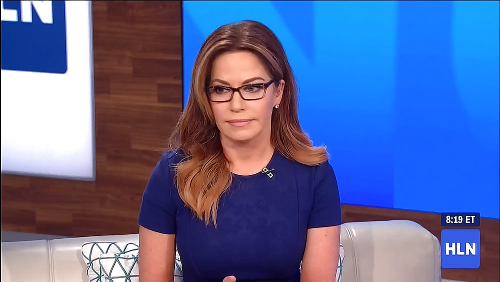 Robin meade sexy in pink