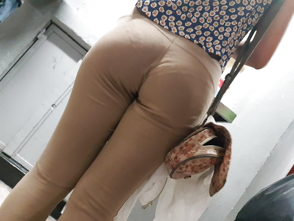 Desi indian leggings thighs and panty line porn pictures