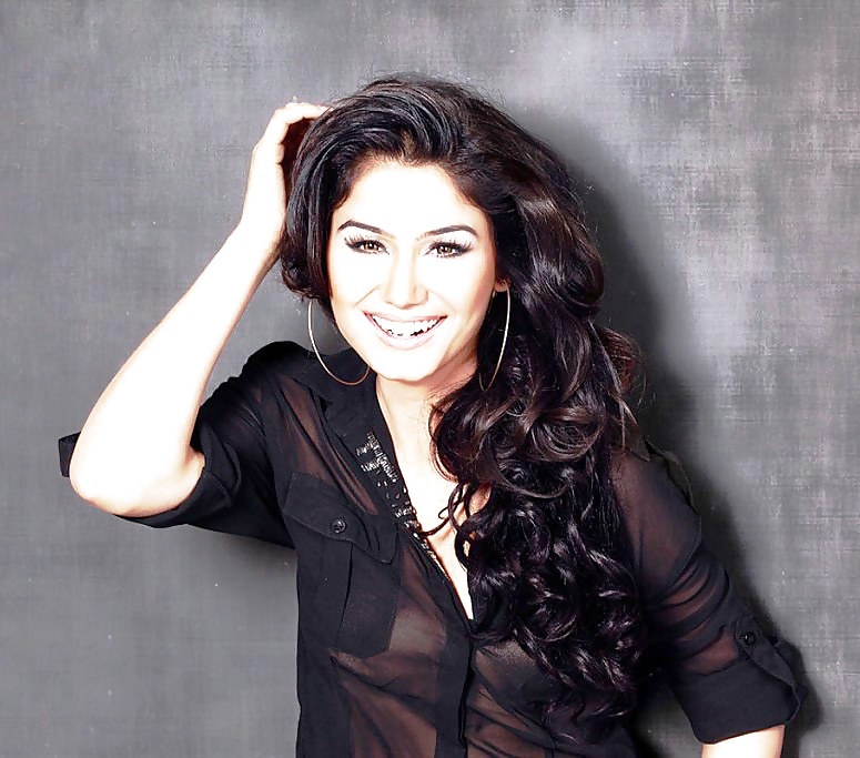 HOT and SEXY INDIAN BABES porn pictures