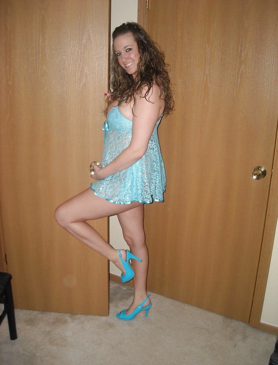 Busty Bethany porn pictures