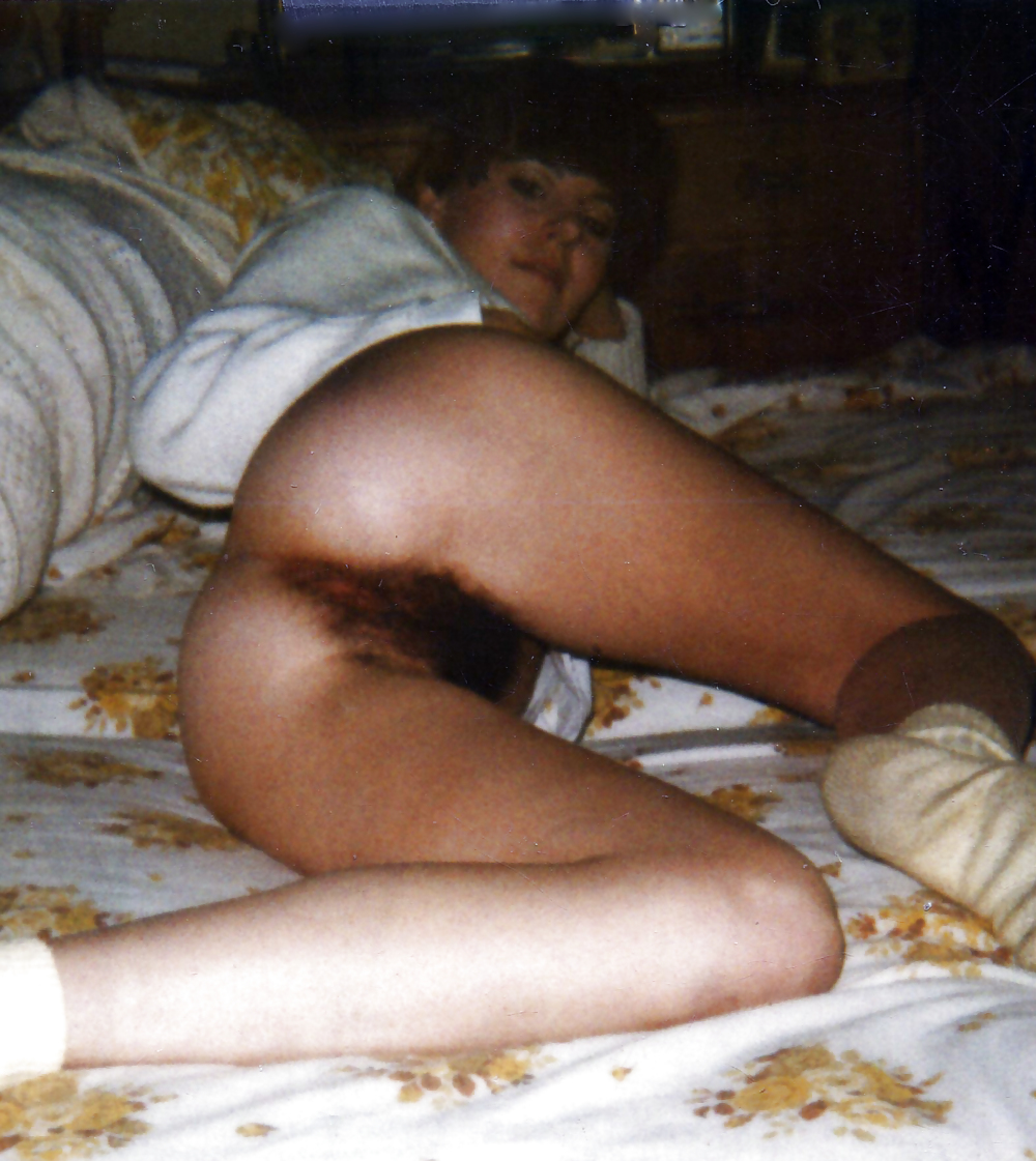 Vintage Polaroid Hairy Teen porn pictures