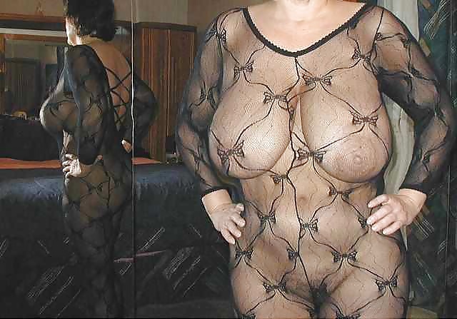 Sexy Busty Mature Wife Trish porn pictures