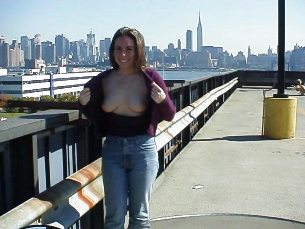 REALLY HOT GIRLS IN PUBLIC 26 porn pictures