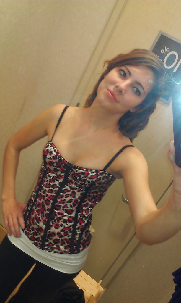 Pretty Jasmine Selfshots porn pictures