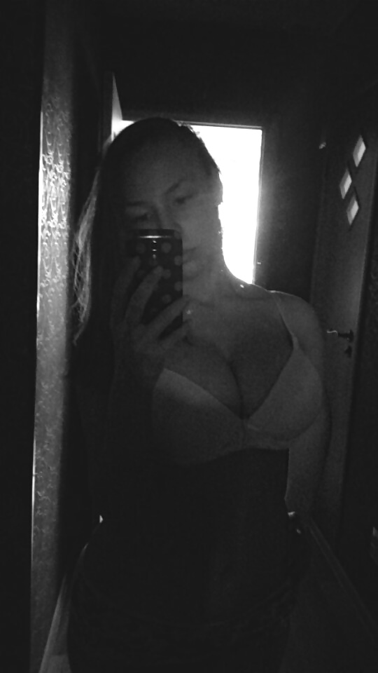 Dasha, Russian Teen Girl Selfshots (18+) porn pictures
