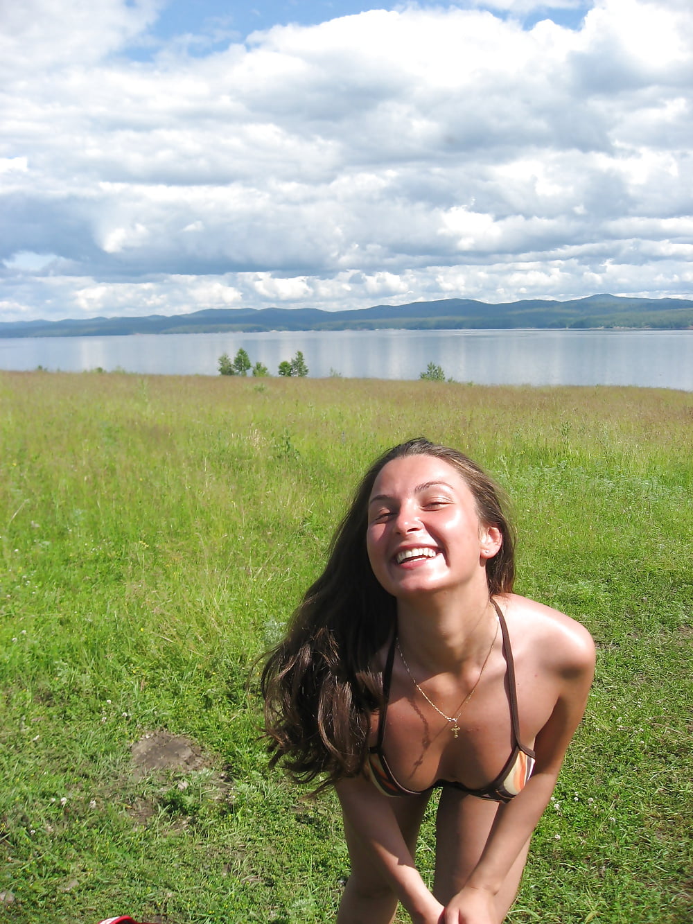 amateur brunette porn pictures