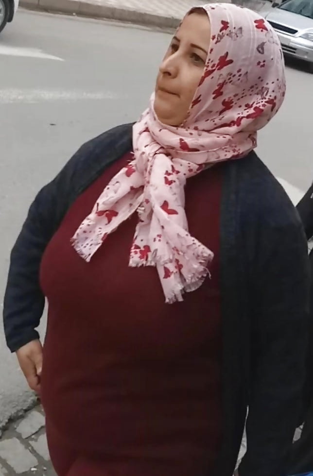 Arab Mom Boob