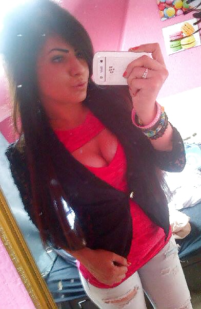 Facebook Finds 25 porn pictures