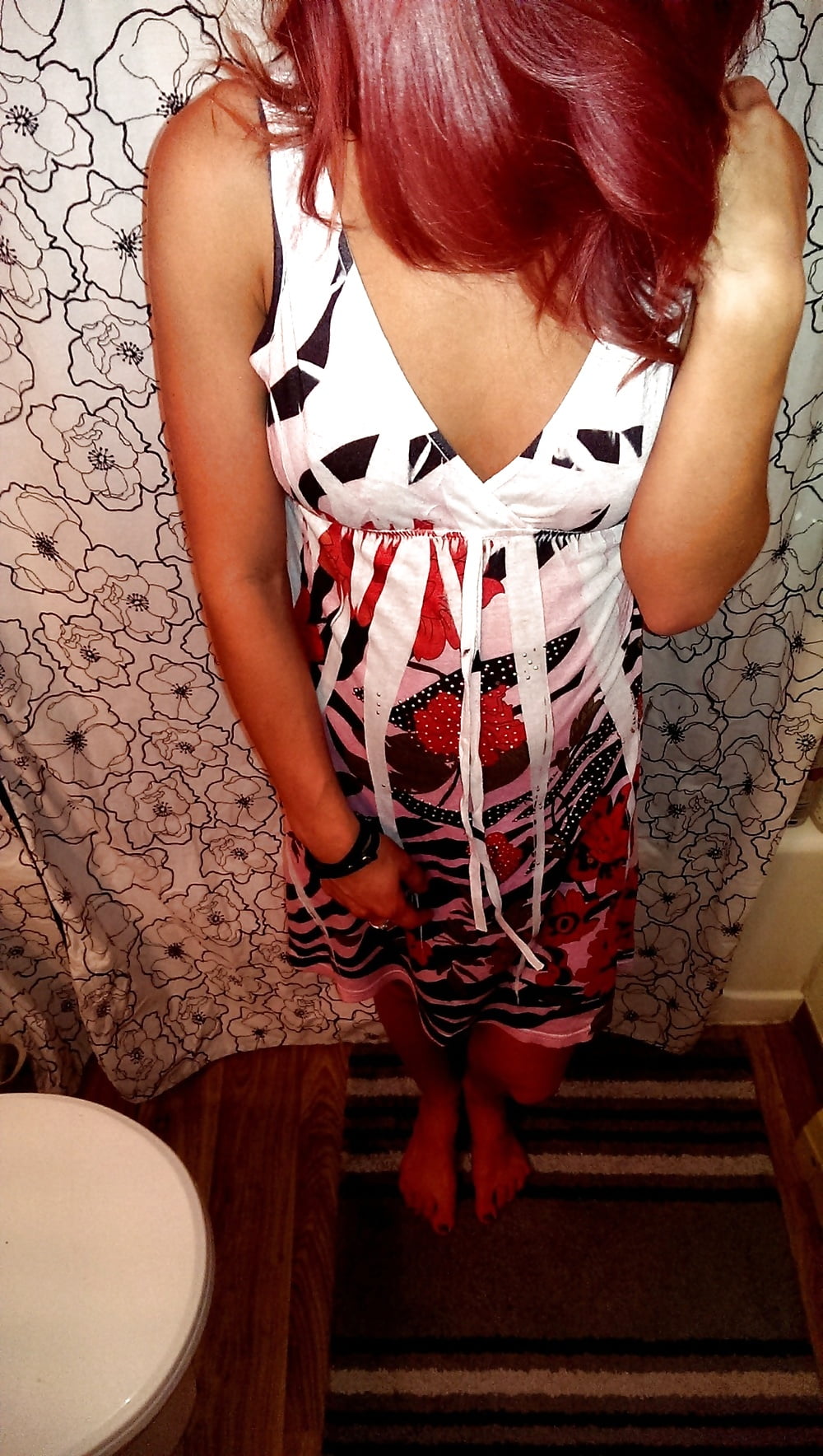 Hot Redhead Babe porn pictures