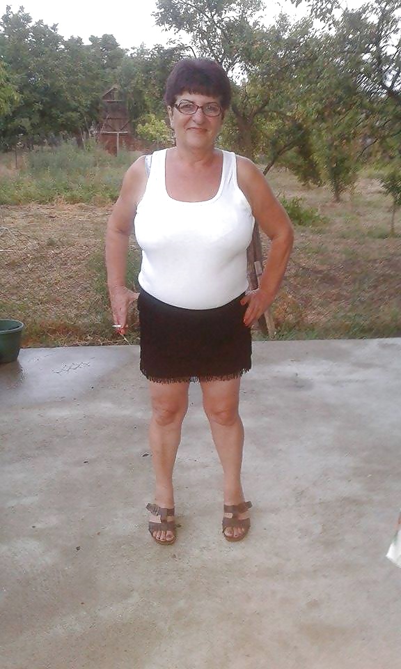 Mrs. J - Mature Peasant Whore porn pictures