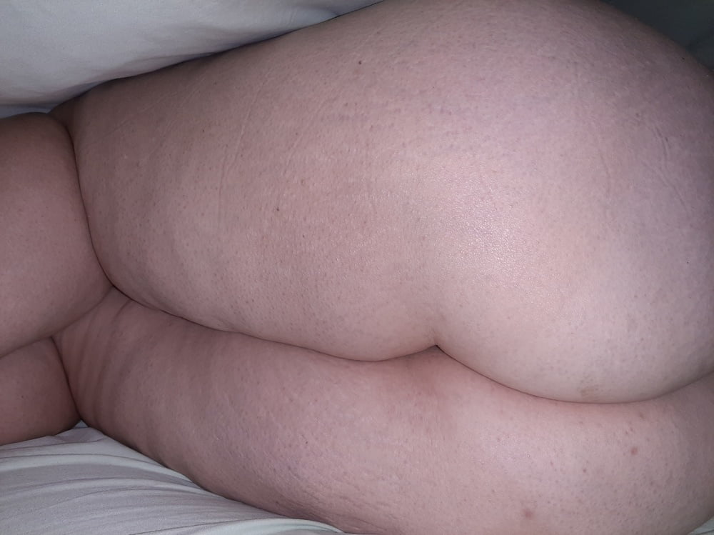 BBW wife's big ass in a thong - 15 Photos 