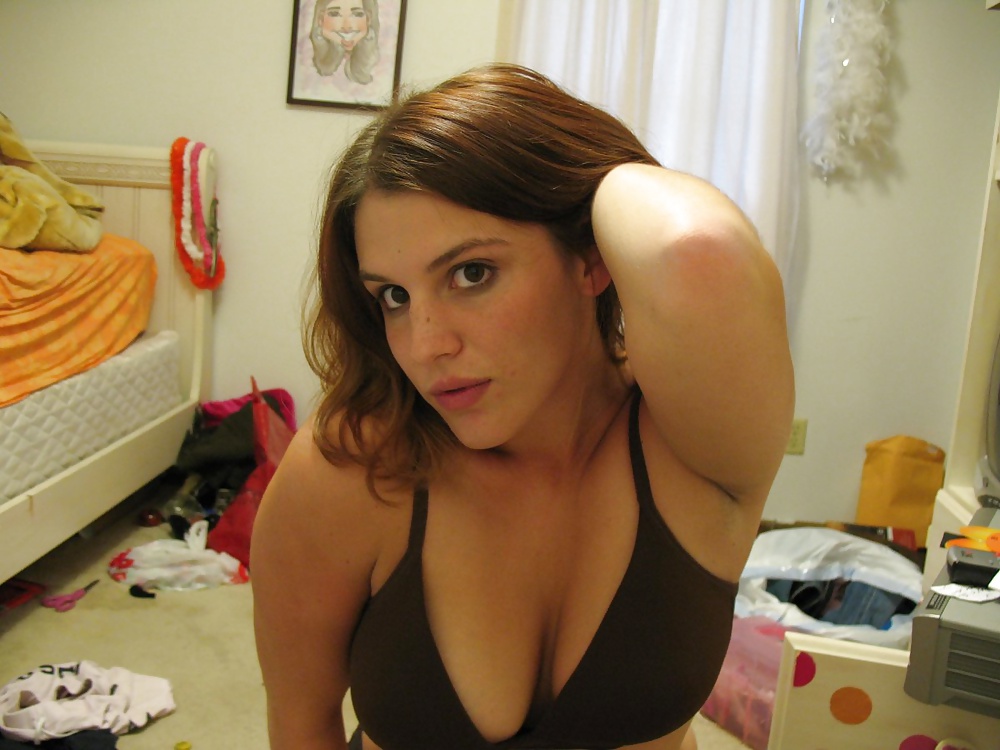 Pretty Amateur Teen Carole 2 porn pictures
