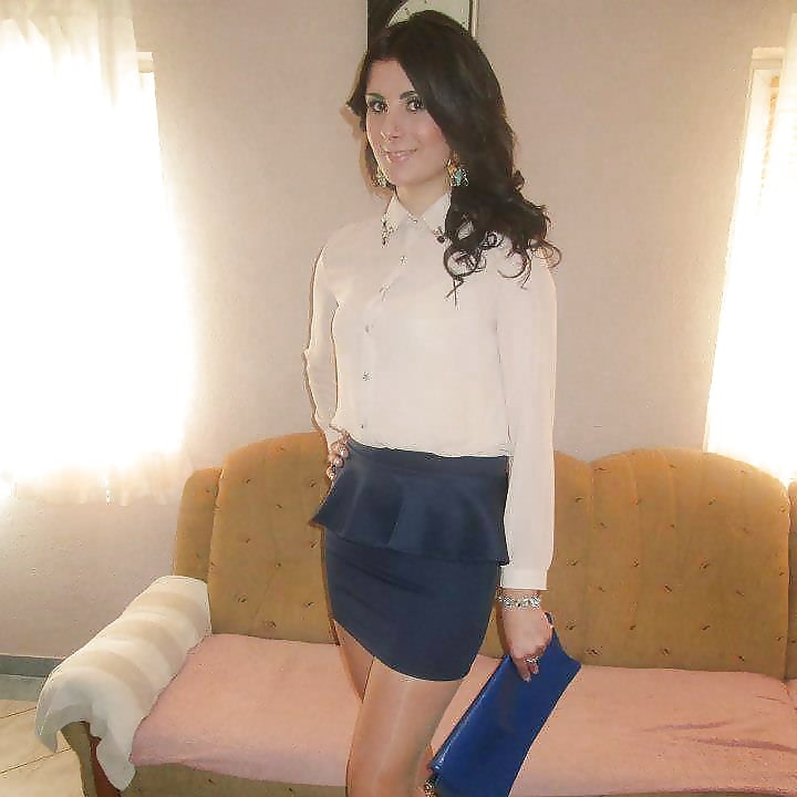 Laquelle embrocheras tu ? porn pictures